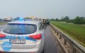 Wpadł w poślizg i uderzył w barierki